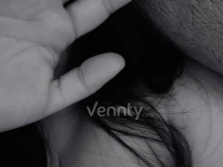 Gatita caliente en busca de nuevos gatitos