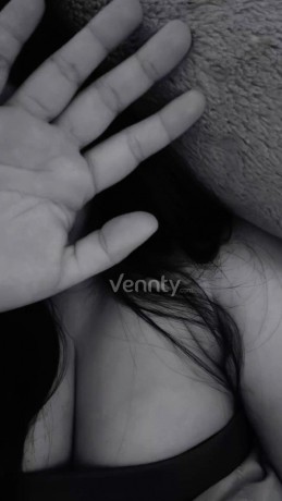 gatita-caliente-en-busca-de-nuevos-gatitos-big-0