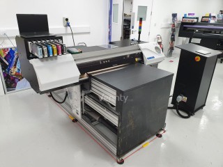 Roland LEC2-330S-F200 VersaUV Flatbed Printers