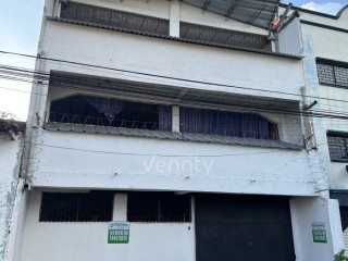 Edificio de Tres Niveles en Venta en San Miguel